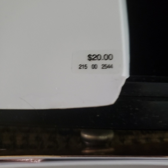 Pom Pom pirced earrings - Picture 3 of 3